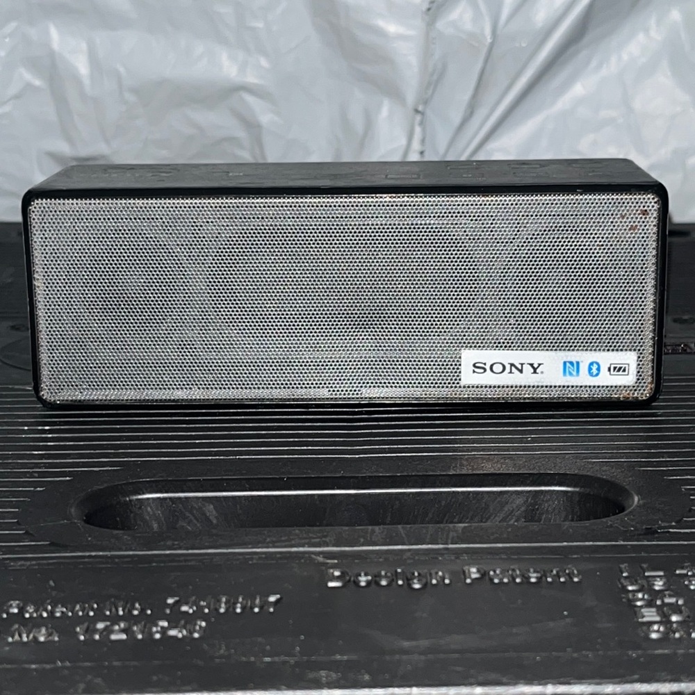 Sony SRS-X3 Bluetooth Speaker